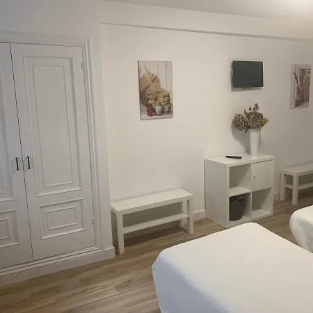Linar Πανσιόν